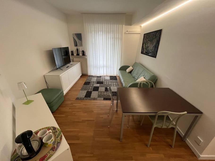 Appartamento Spazioso In Centro Piacenza Exterior photo