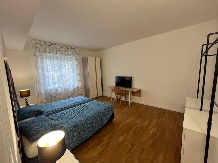 Appartamento Spazioso In Centro Piacenza Exterior photo