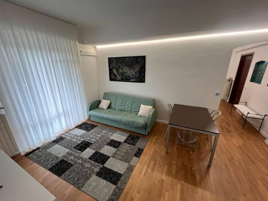 Appartamento Spazioso In Centro Piacenza Exterior photo